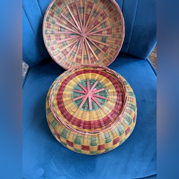 Vintage Sewing Collectible  two- piece woven basket 9in at opening of basket - Picture 4 of 7